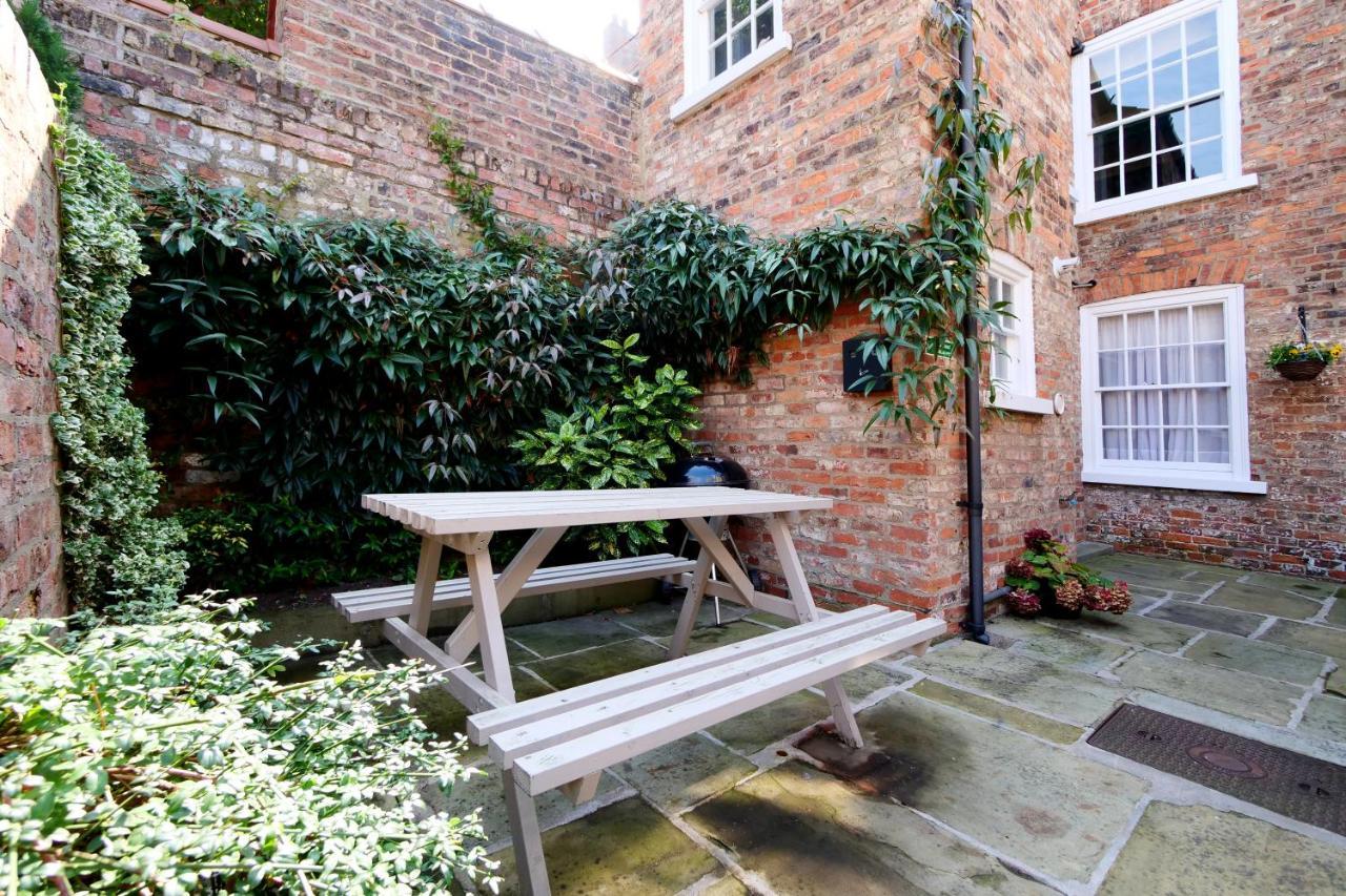 Stodham House With Minster Views! Villa York Exterior foto